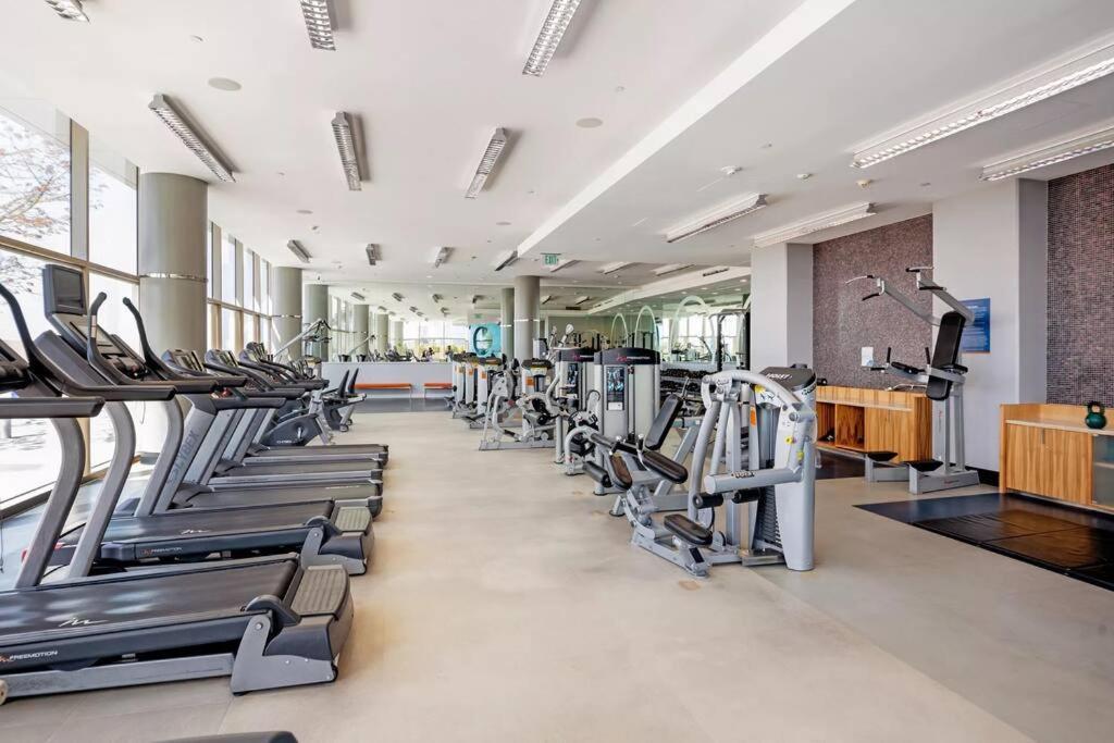 Ferienwohnung Lovely Upscale High Rise Private Parking & Pool Los Angeles Exterior foto