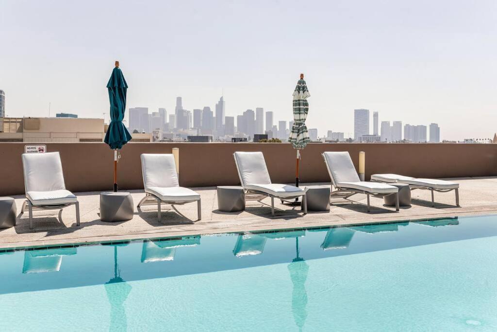 Ferienwohnung Lovely Upscale High Rise Private Parking & Pool Los Angeles Exterior foto