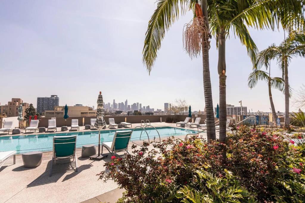 Ferienwohnung Lovely Upscale High Rise Private Parking & Pool Los Angeles Exterior foto