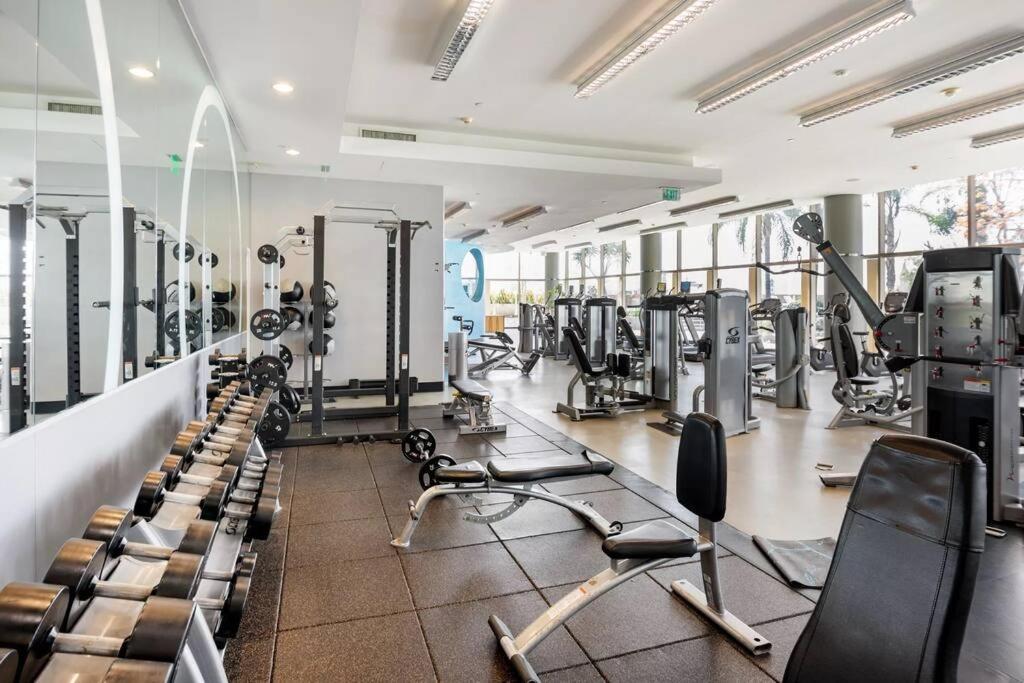 Ferienwohnung Lovely Upscale High Rise Private Parking & Pool Los Angeles Exterior foto
