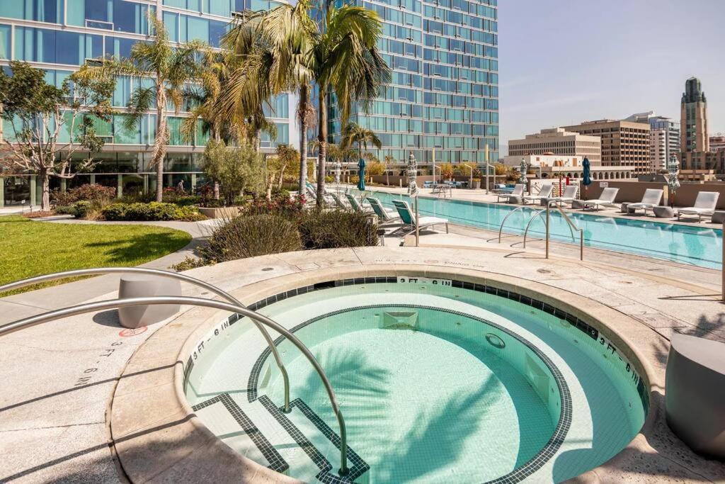 Ferienwohnung Lovely Upscale High Rise Private Parking & Pool Los Angeles Exterior foto