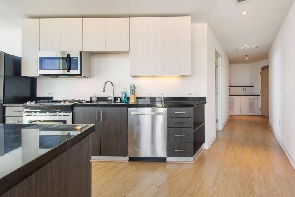Ferienwohnung Lovely Upscale High Rise Private Parking & Pool Los Angeles Exterior foto