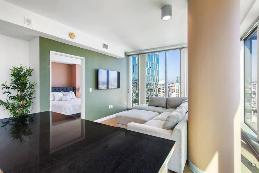 Ferienwohnung Lovely Upscale High Rise Private Parking & Pool Los Angeles Exterior foto